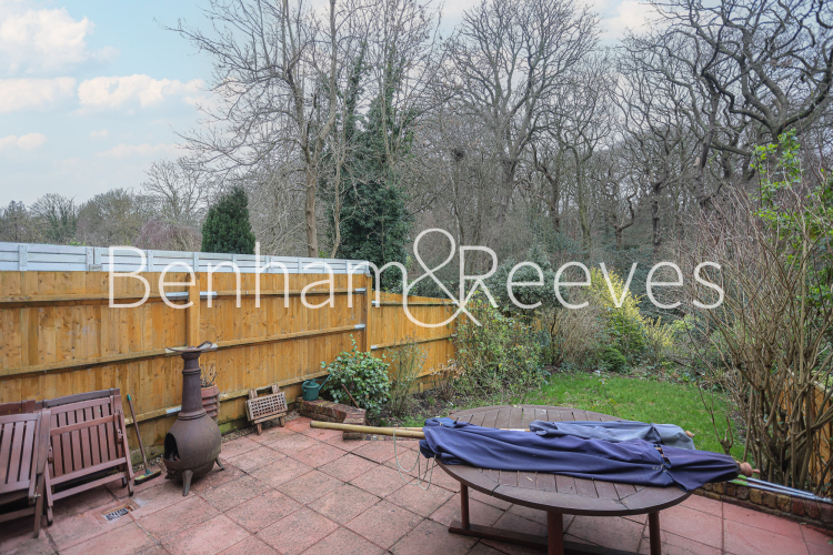 5  bedrooms house to rent in Priory Gardens, Highgate, N6-image 14