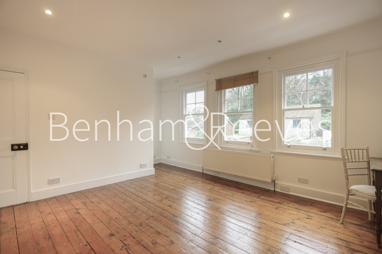 5  bedrooms house to rent in Priory Gardens, Highgate, N6-image 17