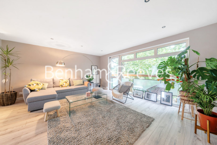 1  bedroom flat to rent in Fitzroy Court, Shepherds Hill, N6-image 1