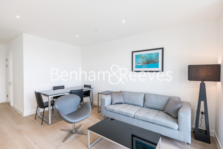 Studio flat to rent in Tudway Road, Kidbrooke, SE3-image 1