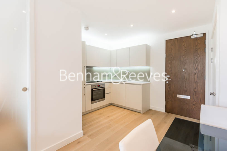 1 bedroom flat to rent in Ottley Drive, Woolwich, SE3-image 2