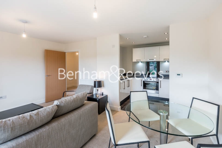 1 bedroom flat to rent in Victoria Way, Fairthorn Road, SE7-image 2
