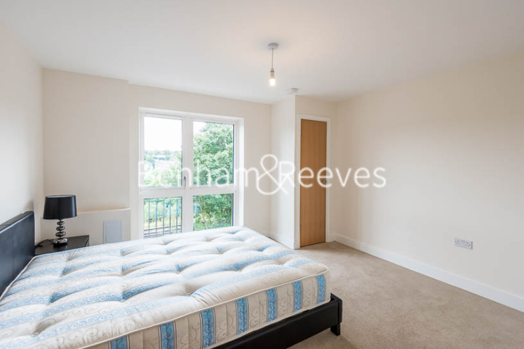 1  bedroom flat to rent in Victoria Way, Fairthorn Road, SE7-image 3