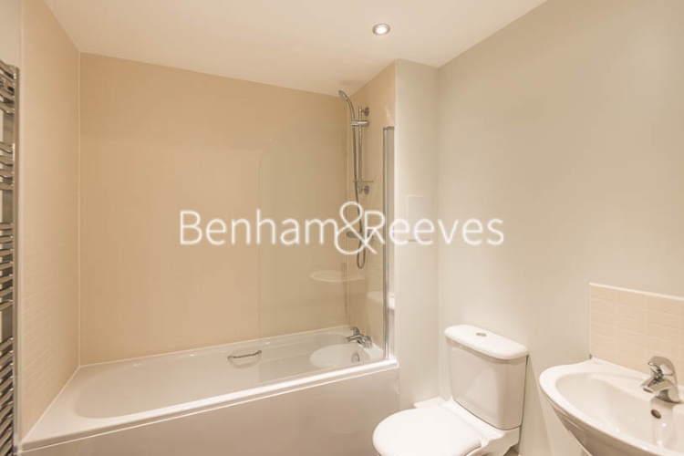 1 bedroom(s) flat to rent in Victoria Way, Fairthorn Road, SE7-image 4