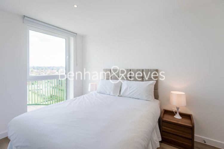 Studio flat to rent in Ottley Drive, Woolwich, SE3-image 4