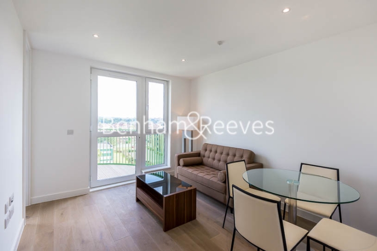 Studio flat to rent in Maltby House, Kidbrooke Village, SE3-image 3
