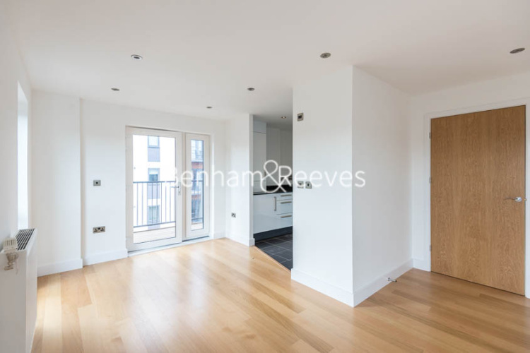 2 bedrooms flat to rent in Fairthorn Road, Charlton, SE7-image 1