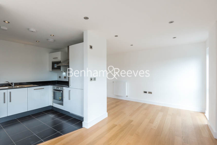 2 bedrooms flat to rent in Fairthorn Road, Charlton, SE7-image 2