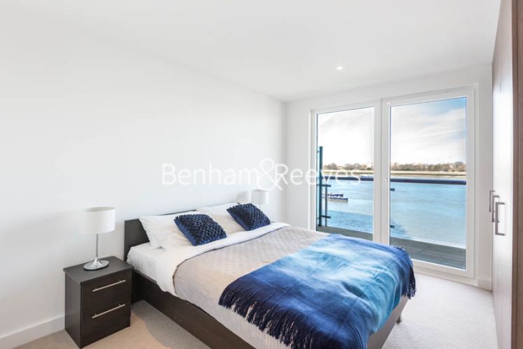 2 bedrooms flat to rent in Duke of Wellington Avenue, SE18-image 3