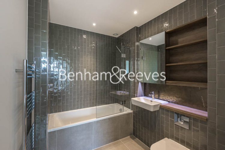 Studio flat to rent in Ottley Drive, Kidbrooke, SE3-image 4