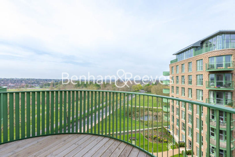 Studio flat to rent in Ottley Drive, Kidbrooke, SE3-image 5