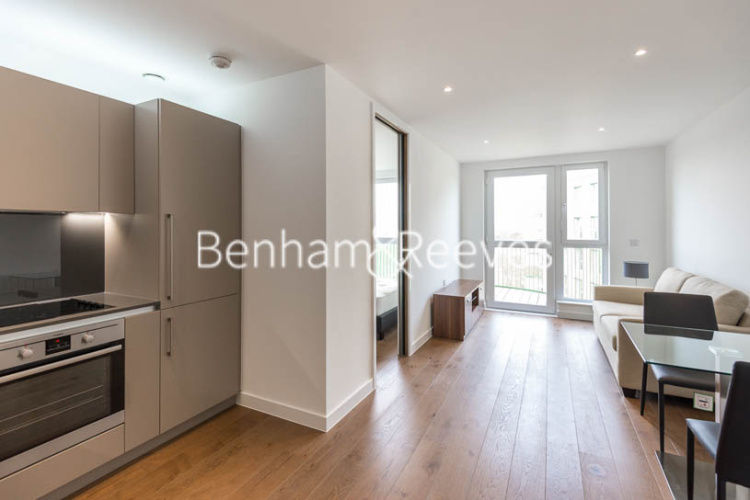 Studio flat to rent in Ottley Drive, Kidbrooke, SE3-image 6