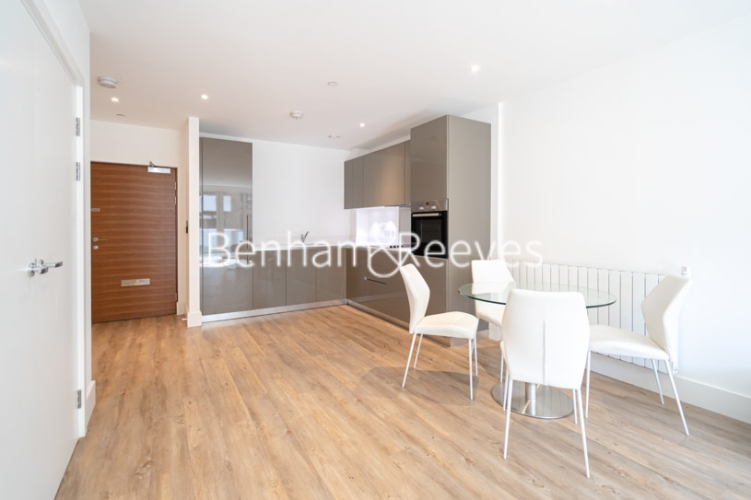 1  bedroom flat to rent in Plumstead Road, Woolwich, SE18-image 2