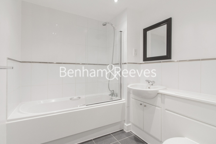 2  bedrooms flat to rent in Erebus Drive, Woolwich, SE28-image 4