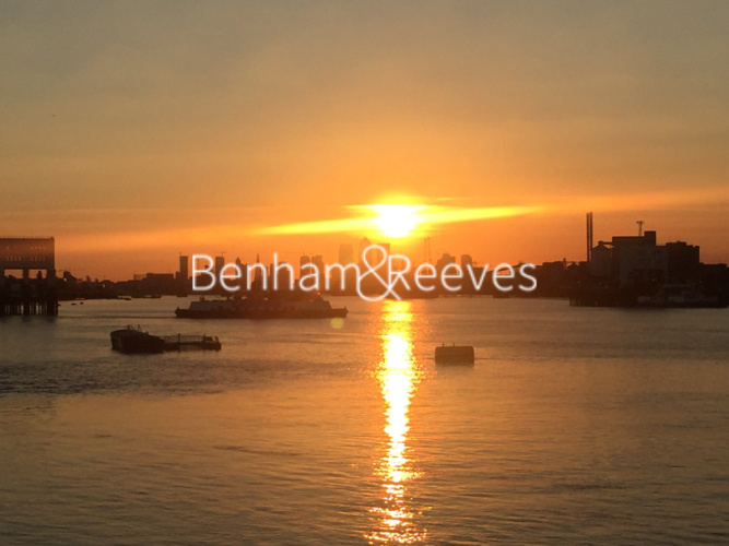 2  bedrooms flat to rent in Erebus Drive, Woolwich, SE28-image 7