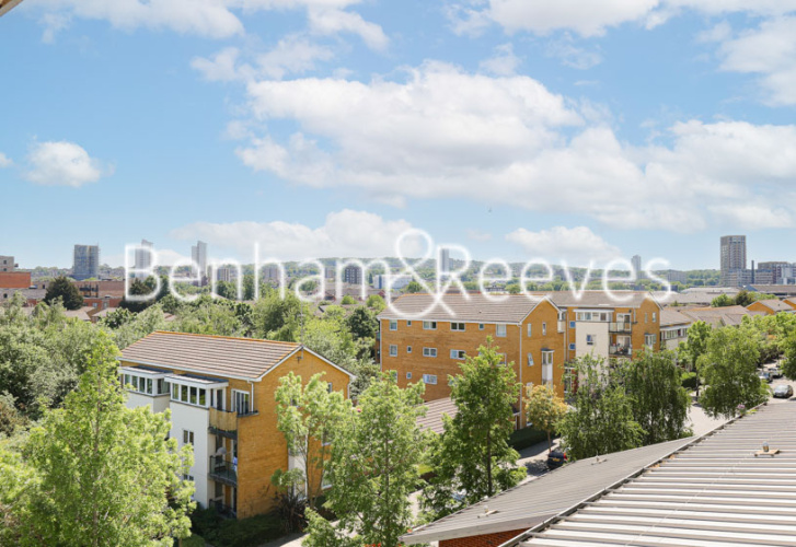 2  bedrooms flat to rent in Erebus Drive, Woolwich, SE28-image 8