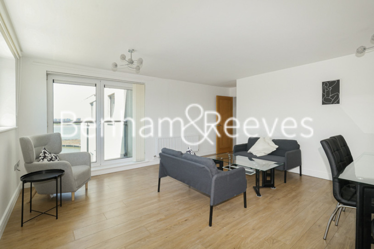 2  bedrooms flat to rent in Erebus Drive, Woolwich, SE28-image 10