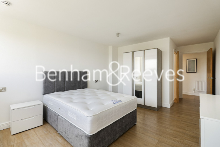 2  bedrooms flat to rent in Erebus Drive, Woolwich, SE28-image 12