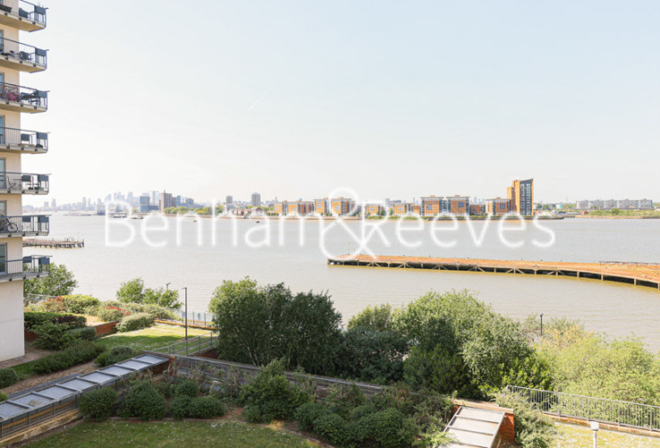 2  bedrooms flat to rent in Erebus Drive, Woolwich, SE28-image 14