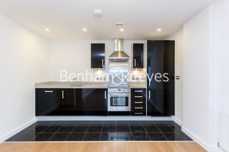 2  bedrooms flat to rent in Barge Walk, Woolwich, SE10-image 2