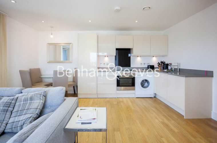 2 bedrooms flat to rent in Hippersley Point, Tilston Bright Square, SE2-image 2