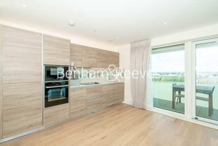 3 bedrooms flat to rent in Duke of Wellington Avenue, Canary Wharf, SE18-image 2