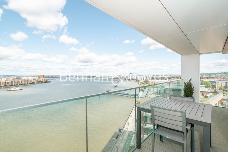 3 bedrooms flat to rent in Duke of Wellington Avenue, Canary Wharf, SE18-image 5