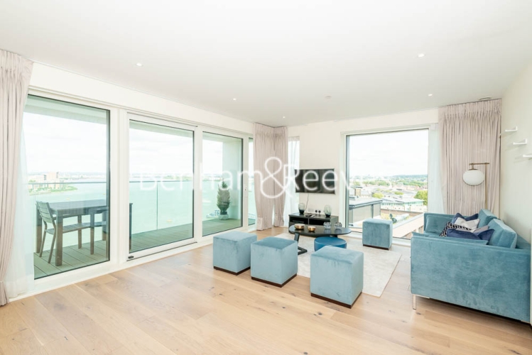 3  bedrooms flat to rent in Duke of Wellington Avenue, Canary Wharf, SE18-image 12
