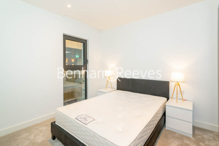 2 bedrooms flat to rent in Barracks Court, Major Draper Street, SE18-image 4