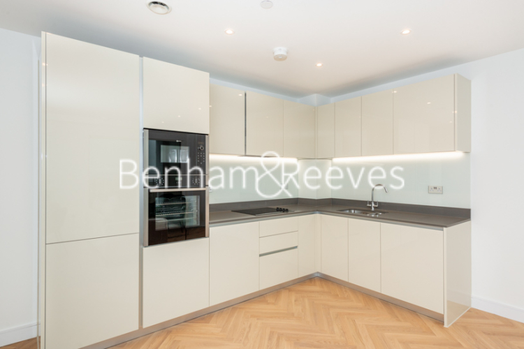 2  bedrooms flat to rent in Peglar Square, Kidbrooke Village, SE3-image 2