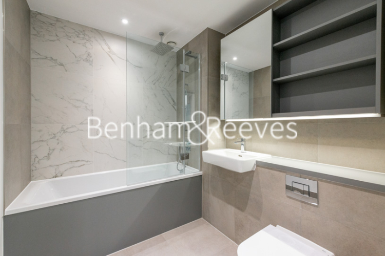 2  bedrooms flat to rent in Peglar Square, Kidbrooke Village, SE3-image 4