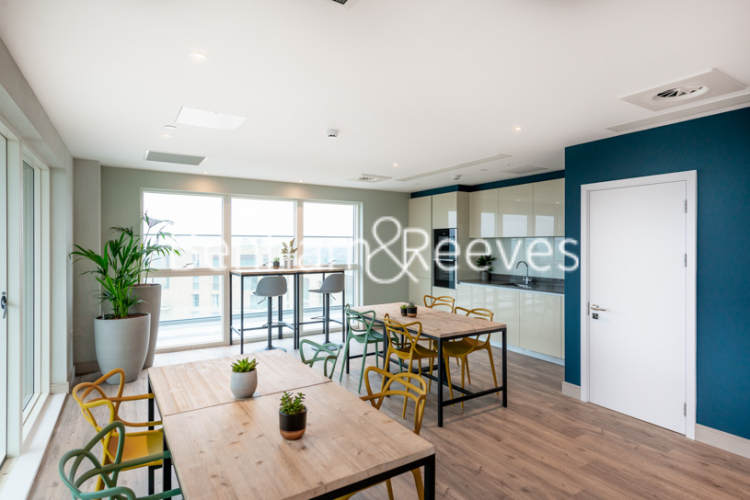 2  bedrooms flat to rent in Peglar Square, Kidbrooke Village, SE3-image 13
