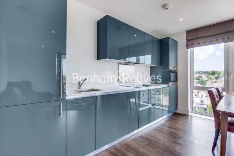 3  bedrooms flat to rent in Plumstead Road, Woolwich, SE18-image 2