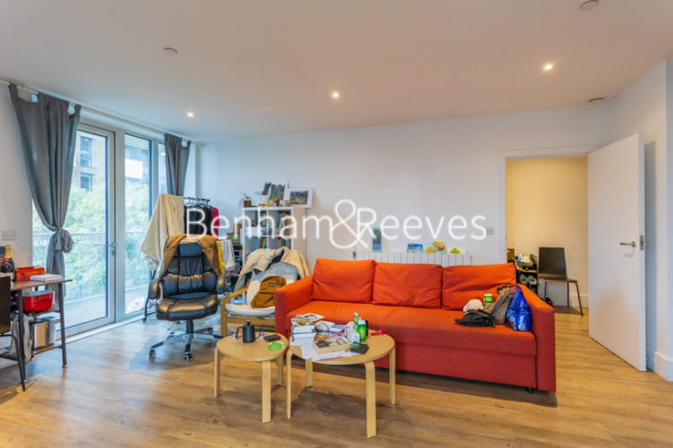 2  bedrooms flat to rent in Plumstead Road, Royal Arsenal Riverside, SE18-image 1