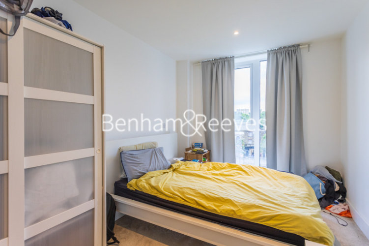 2  bedrooms flat to rent in Plumstead Road, Royal Arsenal Riverside, SE18-image 3