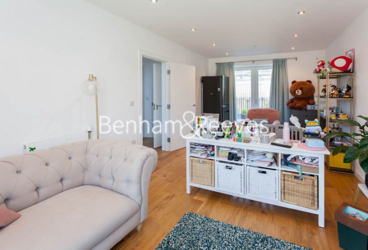 3 bedrooms flat to rent in Prospect Row, Stratford, E15-image 8