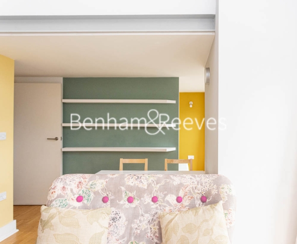 1  bedroom flat to rent in Cadogan Road, Royal Arsenal Riverside, SE18-image 1