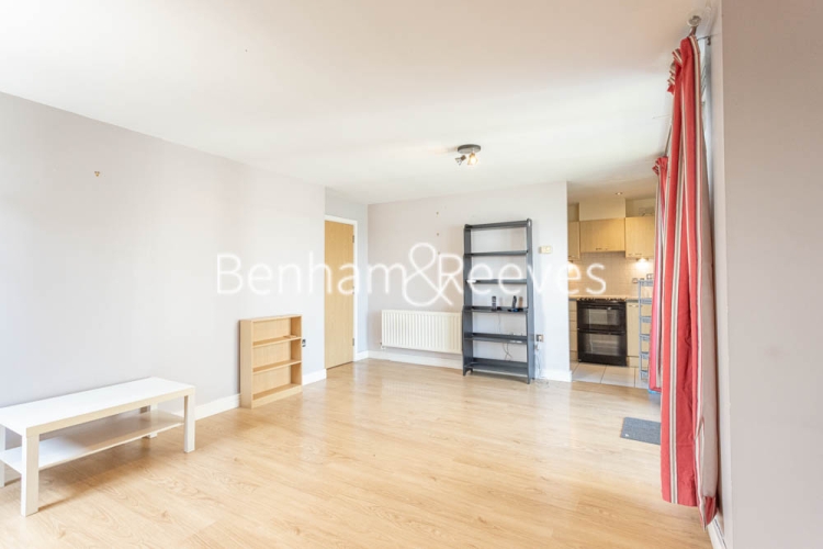 2 bedrooms flat to rent in Erebus Drive, Woolwich, SE28-image 8