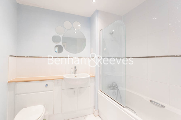 2  bedrooms flat to rent in Erebus Drive, Woolwich, SE28-image 13