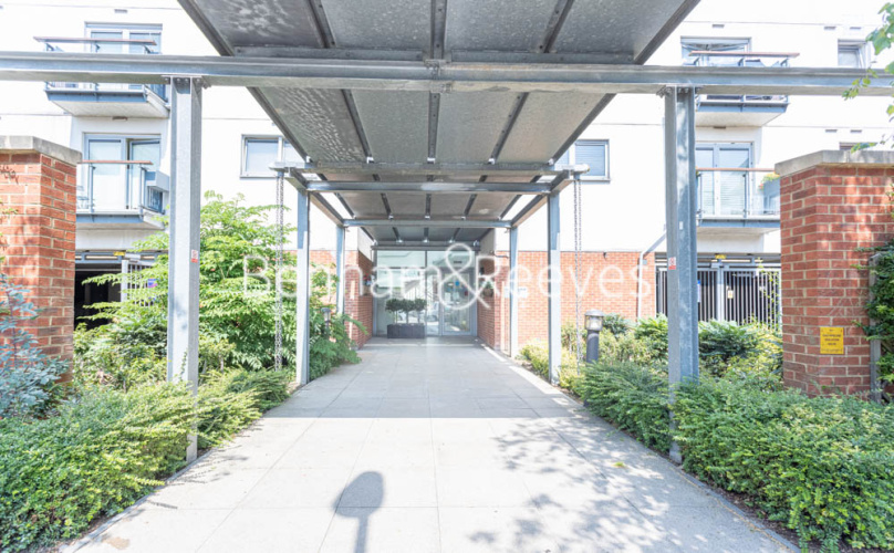 2  bedrooms flat to rent in Erebus Drive, Woolwich, SE28-image 14
