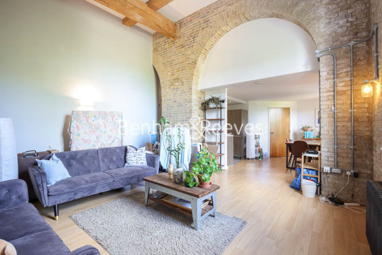 3 bedrooms flat to rent in Marlborough Road, Royal Arsenal Riverside, SE18-image 1