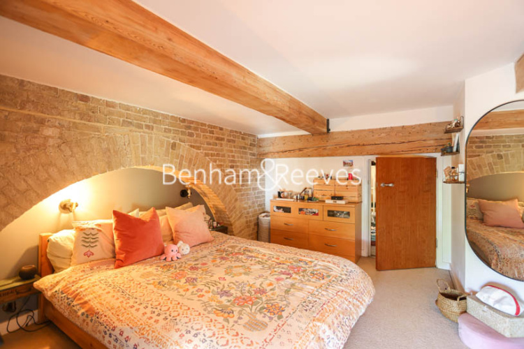 3  bedrooms flat to rent in Marlborough Road, Royal Arsenal Riverside, SE18-image 4