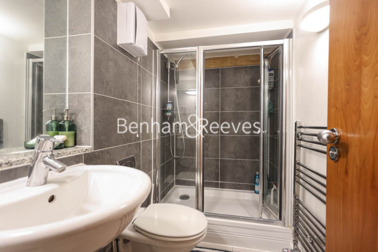 3  bedrooms flat to rent in Marlborough Road, Royal Arsenal Riverside, SE18-image 5