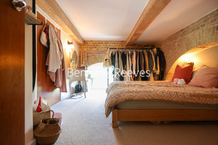 3  bedrooms flat to rent in Marlborough Road, Royal Arsenal Riverside, SE18-image 9