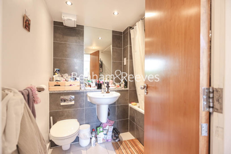 3  bedrooms flat to rent in Marlborough Road, Royal Arsenal Riverside, SE18-image 10