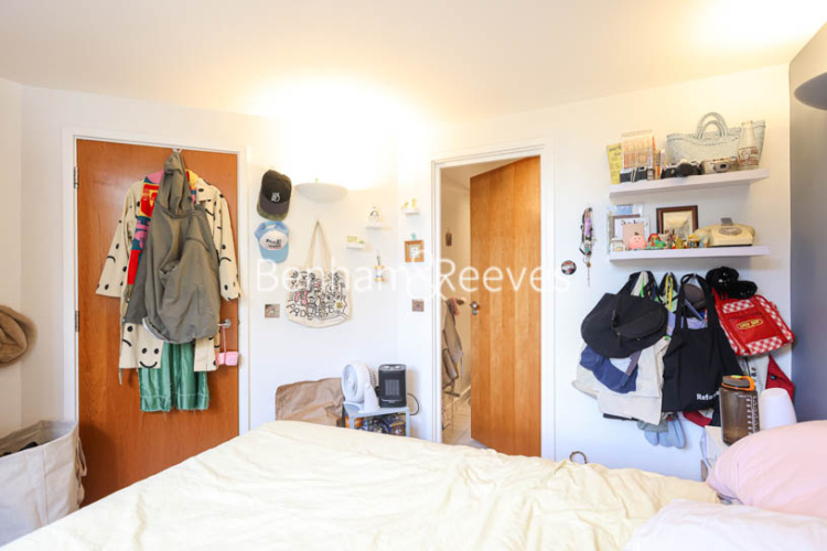 3  bedrooms flat to rent in Marlborough Road, Royal Arsenal Riverside, SE18-image 25