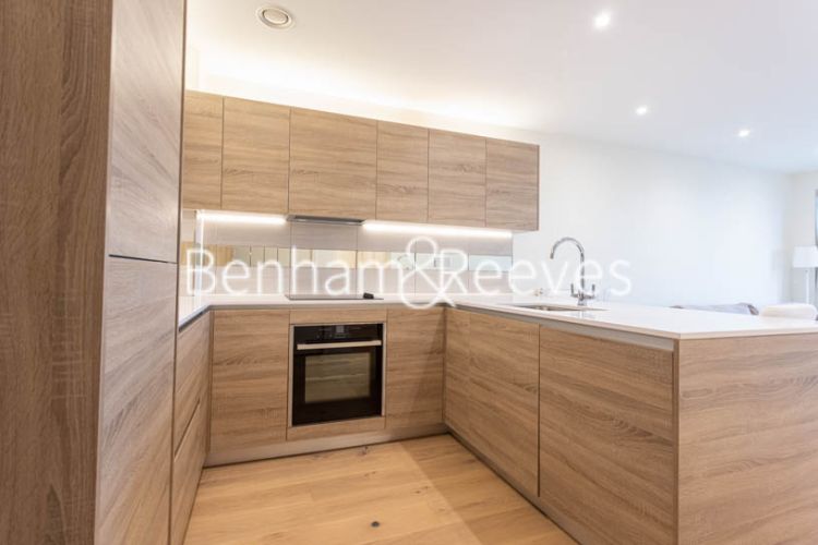 1  bedroom flat to rent in Duke of Wellington Avenue, Woolwich, SE18-image 2