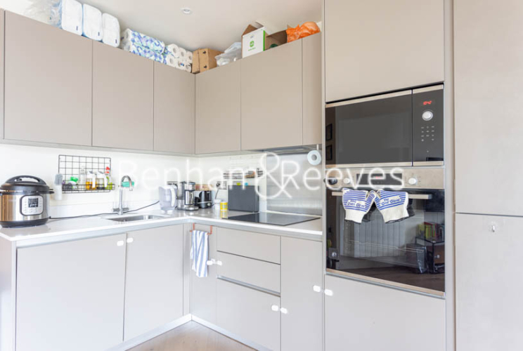 2 bedrooms flat to rent in Thunderer Walk, Woolwich, SE18-image 2