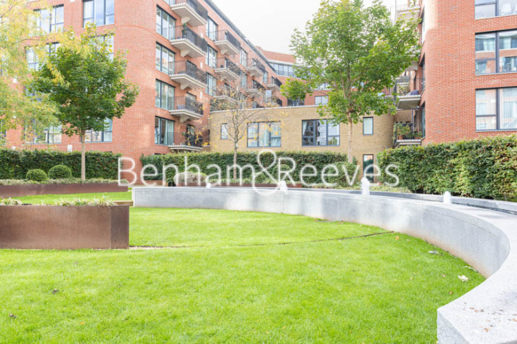 2 bedrooms flat to rent in Thunderer Walk, Woolwich, SE18-image 12