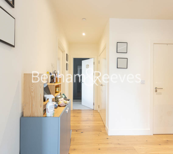 2 bedroom(s) flat to rent in Thunderer Walk, Woolwich, SE18-image 17